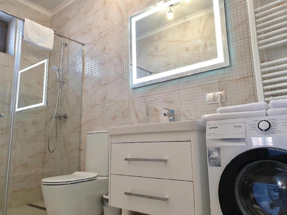Apartment Sweethome 1 Free Parking Ужгород Екстериор снимка
