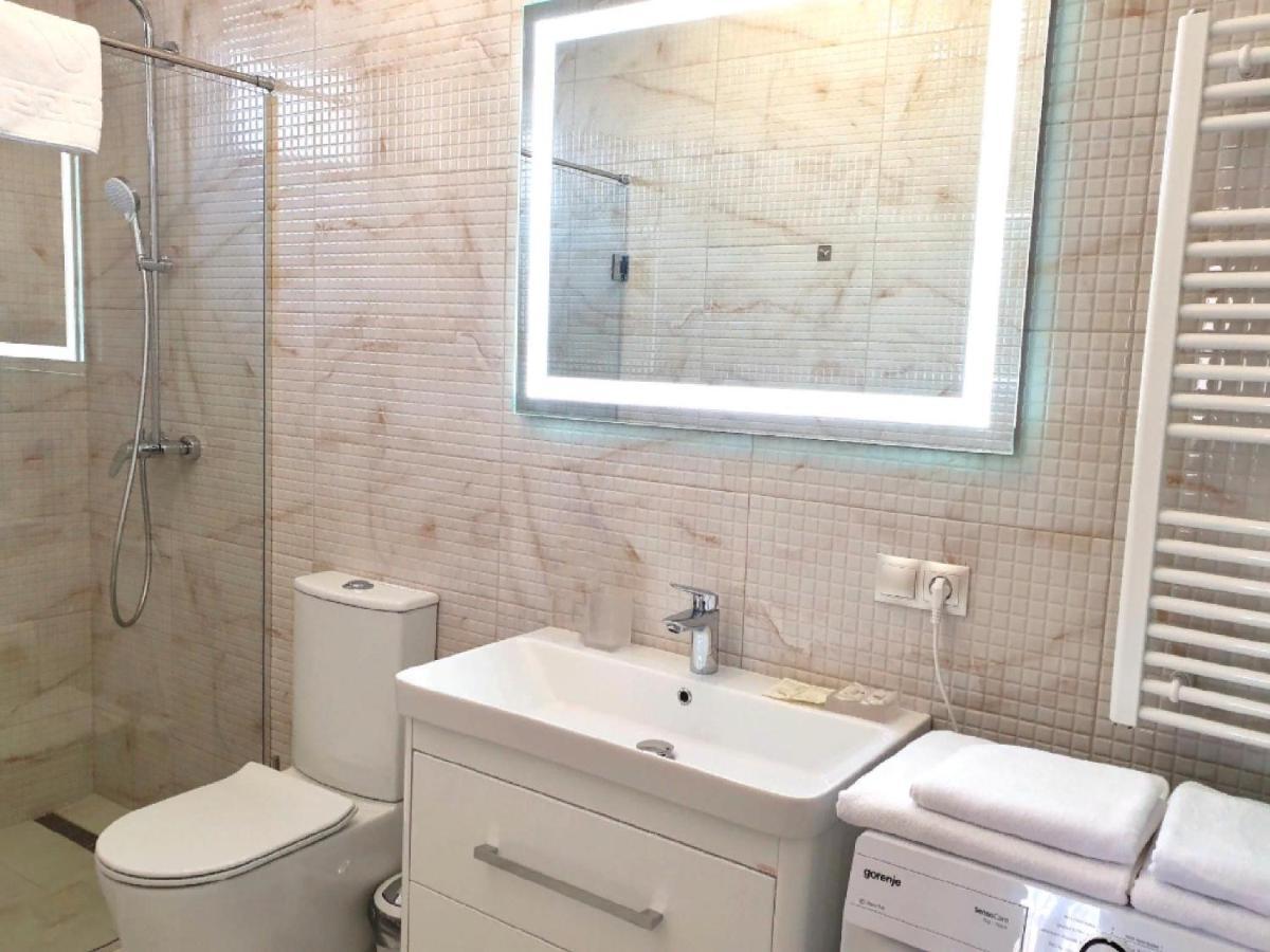 Apartment Sweethome 1 Free Parking Ужгород Екстериор снимка